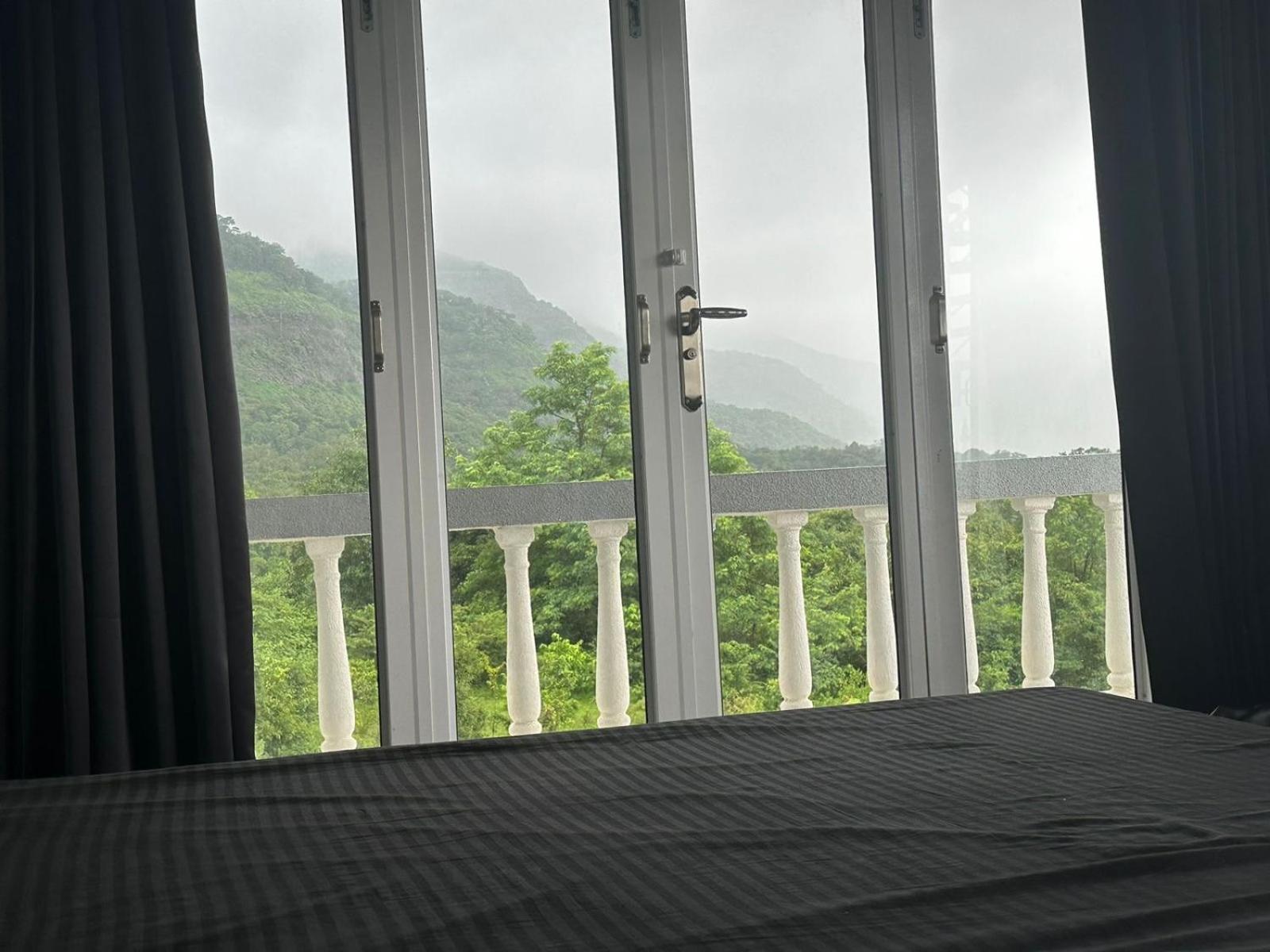 Prana Healing House Villa Pune Bagian luar foto